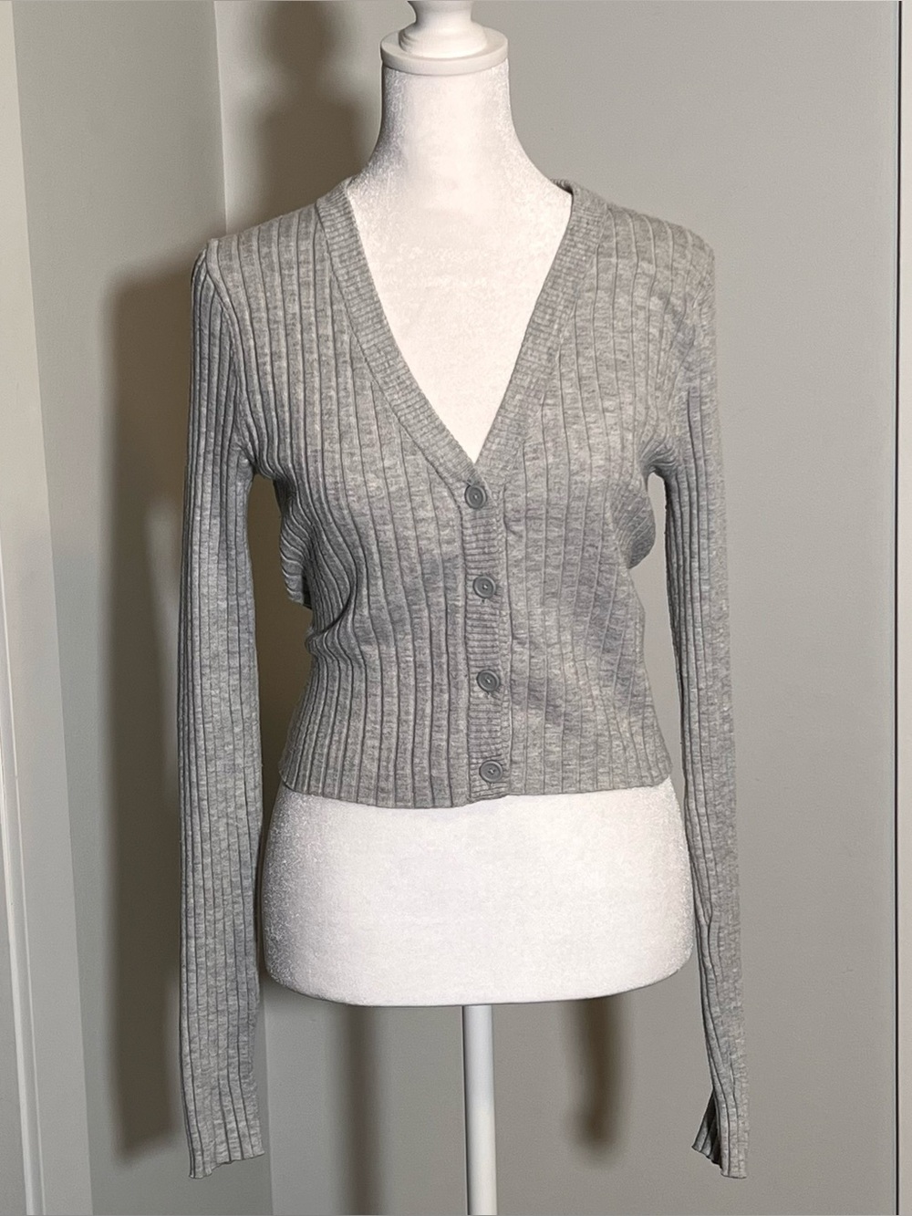 aerie Light Gray Ribbed V-Neck Button Cardigan